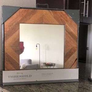 Wall mirror